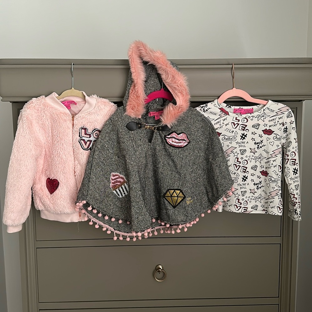 Betsey Johnson Girls’ Outfit Set – Cozy & Fun